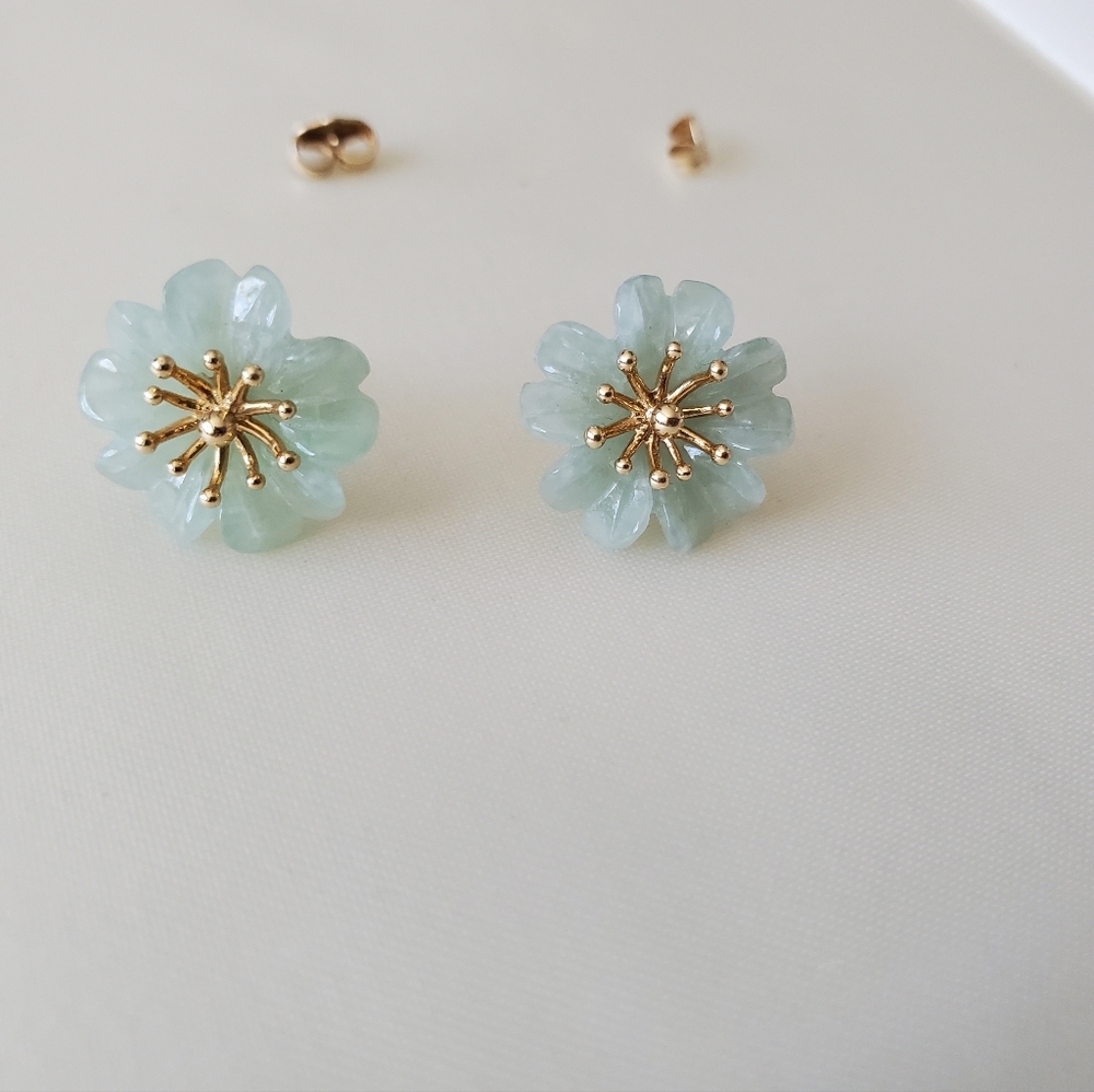 14KT JADE FLOWER EARRINGS